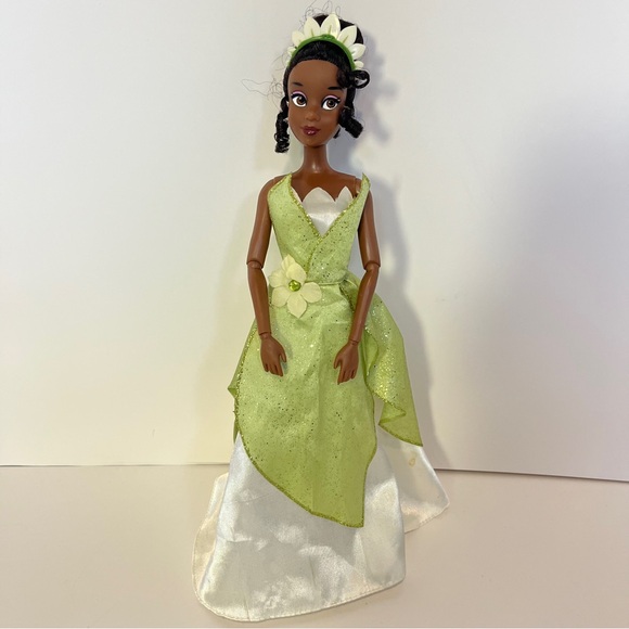 Disney Store Princess and the Frog Articulated Doll Tiana Classic - Picture 11 of 11